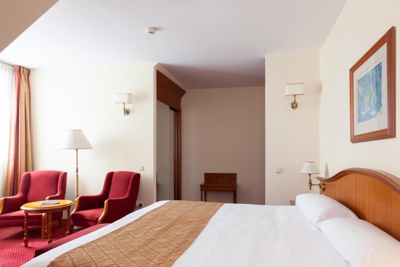 Hotel Hoyuela Santander Exterior photo